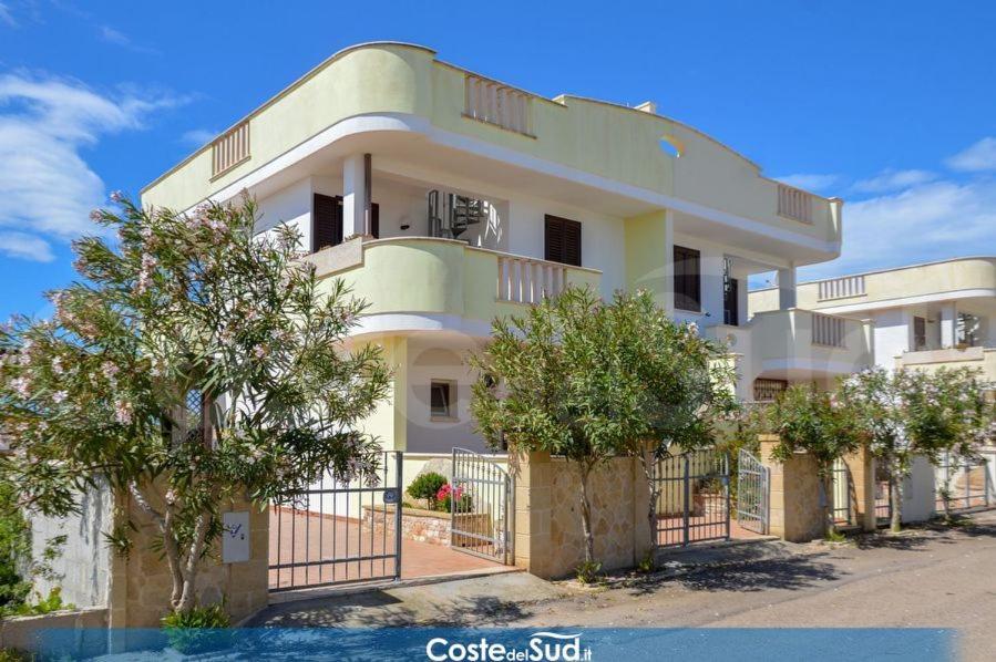 Case Vacanze Vista Mare Torre Pali Kültér fotó